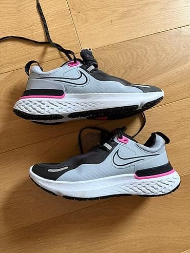 Nike patike za trčanje – model sa React penom - Gornjište: lagani na lalafo.rs — 1 Nike patike za trčanje – model sa React penom - Gornjište: lagani — 1