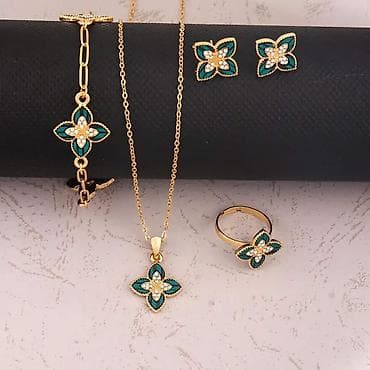 Elegantni setovi nakita – dve varijante Varijanta 1: Cvjetni motiv sa na lalafo.rs — 1 Elegantni setovi nakita – dve varijante Varijanta 1: Cvjetni motiv sa — 1