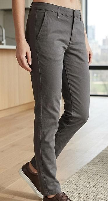 Ženske chino pantalone – antracit siva - Klasičan ravan kroj sa na lalafo.rs Ženske chino pantalone – antracit siva - Klasičan ravan kroj sa