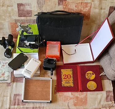 Set korisnih gedžeta i dodataka: - Putni univerzalni adapter sa 2 USB na lalafo.rs — 6 Set korisnih gedžeta i dodataka: - Putni univerzalni adapter sa 2 USB — 6