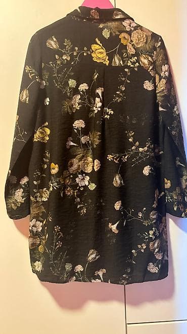 Women's Clothing: Cvetna kisulja, divan materijal i dezen, vel 40 at lalafo.rs — 1 Women's Clothing: Cvetna kisulja, divan materijal i dezen, vel 40 — 1