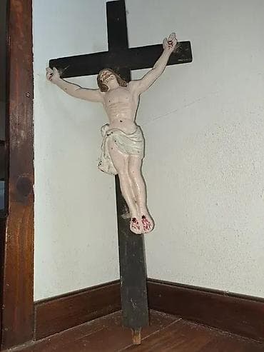 Antiques: Raspece od livenog gvozdja na drvenom krstu, visina same figure 40cm at lalafo.rs — 1 Antiques: Raspece od livenog gvozdja na drvenom krstu, visina same figure 40cm — 1