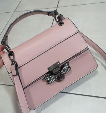 Savršena torbica
Kupljena u Office shoes
Dimenzije 25 ×20
Novo na lalafo.rs Savršena torbica
Kupljena u Office shoes
Dimenzije 25 ×20
Novo