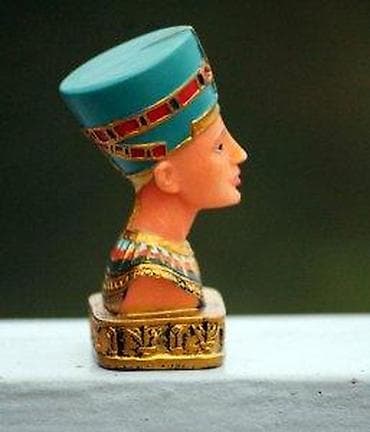 Nefertiti Egyptian Queen Bust Mini Statue. Rezervisano. Mini statua at lalafo.rs — 6 Nefertiti Egyptian Queen Bust Mini Statue. Rezervisano. Mini statua — 6