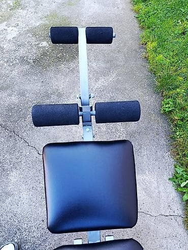 Bench klupa sa dodatkom za treniranje nogu. Podesiva bench klupa (4 na lalafo.rs — 4 Bench klupa sa dodatkom za treniranje nogu. Podesiva bench klupa (4 — 4