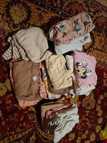 Paket odeće za bebu (devojčicu), razni komadi i dezeni. Sadržaj na lalafo.rs — 1 Paket odeće za bebu (devojčicu), razni komadi i dezeni. Sadržaj — 1