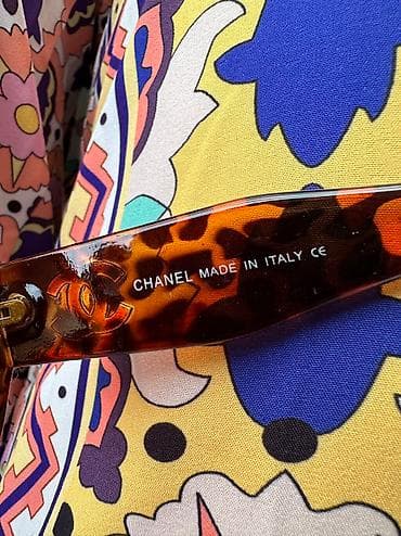 Chanel naocare, tigrastog printa. Sa logoima. • •napomena: pre na lalafo.rs — 6 Chanel naocare, tigrastog printa. Sa logoima. • •napomena: pre — 6