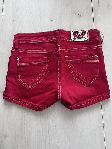 Crvene teksas šorts pantalone – Nesal Jeans Velicina 26 - Model na lalafo.rs — 2 Crvene teksas šorts pantalone – Nesal Jeans Velicina 26 - Model — 2