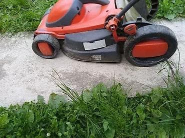 1. FLYMO MULTIMO 2-62. Ispravna nema korpu. 2. Black &Decker E na lalafo.rs — 4 1. FLYMO MULTIMO 2-62. Ispravna nema korpu. 2. Black &Decker E — 4