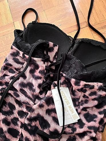 kom sa etiketom: Nova sa etiketom
Ima postavu at lalafo.rs — 3 kom sa etiketom: Nova sa etiketom
Ima postavu — 3