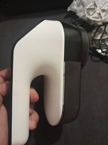 Električni aparat za uklanjanje mucica i dlačica sa odeće (lint na lalafo.rs — 9 Električni aparat za uklanjanje mucica i dlačica sa odeće (lint — 9