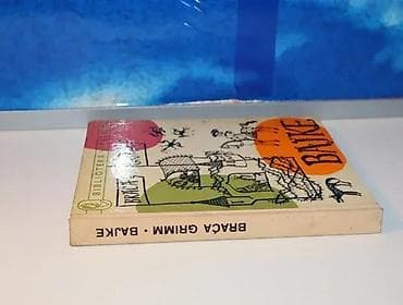 Braća grim - bajke (biblioteka vjeverica)1976tvrd povez 21 cmvrlo na lalafo.rs Braća grim - bajke (biblioteka vjeverica)1976tvrd povez 21 cmvrlo
