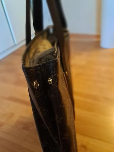 Louis vitton veca logo torba nova nosena par puta. Duboka sa na lalafo.rs — 7 Louis vitton veca logo torba nova nosena par puta. Duboka sa — 7