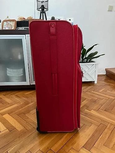 prsluk jaknica mango u: Veliki crveni kofer na točkiće – Stratic - Brend: Stratic (logo na at lalafo.rs — 1 prsluk jaknica mango u: Veliki crveni kofer na točkiće – Stratic - Brend: Stratic (logo na — 1