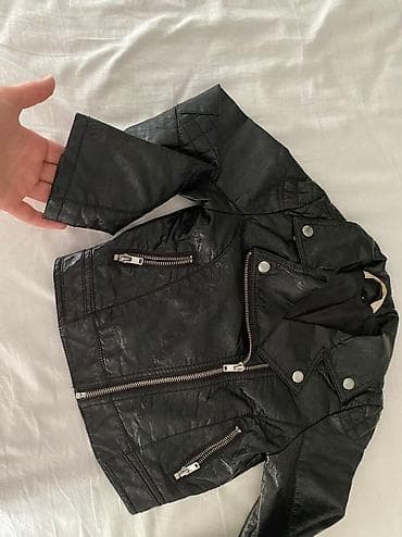 H&M rokerica 8-9 godina Skroz ocuvana, kao nova. Jedini trag na lalafo.rs — 1 H&M rokerica 8-9 godina Skroz ocuvana, kao nova. Jedini trag — 1