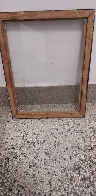 Ram za slike,spolja 46 x iznutra otvor za sliku 39 x 28,5 cm.,malo na lalafo.rs — 4 Ram za slike,spolja 46 x iznutra otvor za sliku 39 x 28,5 cm.,malo — 4