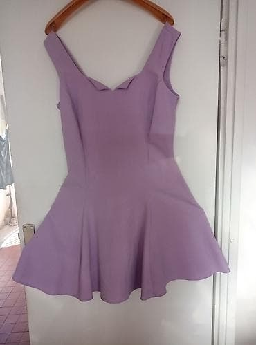 M/L odgovara broju 38/40 i 42. Divan kroj i divna jorgovan boja na lalafo.rs M/L odgovara broju 38/40 i 42. Divan kroj i divna jorgovan boja