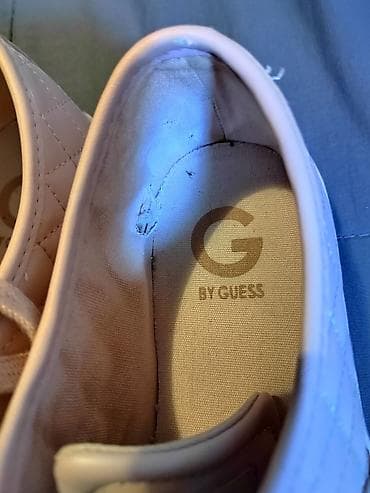 Guess patike iz Amerike broj 40 dužina 25.5cm na lalafo.rs — 4 Guess patike iz Amerike broj 40 dužina 25.5cm — 4