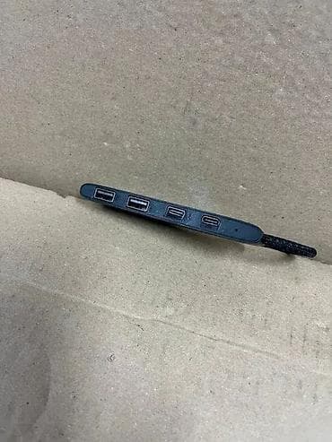 USB C to USB Hub 4 Ports - Syntech; USB 3.1 (SS USB) podržava uređaje na lalafo.rs — 5 USB C to USB Hub 4 Ports - Syntech; USB 3.1 (SS USB) podržava uređaje — 5