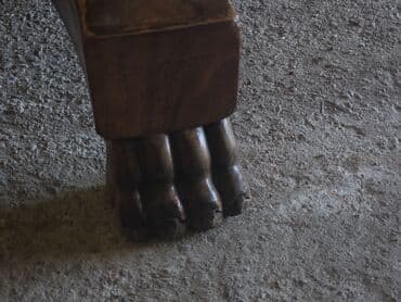 Dressers: Okrugli drveni sto – klasičan dizajn - Materijal: masivno drvo sa at lalafo.rs — 9 Dressers: Okrugli drveni sto – klasičan dizajn - Materijal: masivno drvo sa — 9