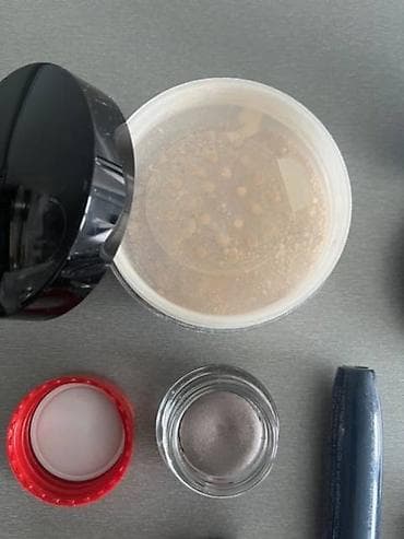 Avon sminka novo avon puder novo puder sa ogledalo i aplikatorom na lalafo.rs — 6 Avon sminka novo avon puder novo puder sa ogledalo i aplikatorom — 6