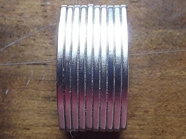 Jaki neodijumski magneti. Mnogo jači od običnih feritnih magneta na lalafo.rs Jaki neodijumski magneti. Mnogo jači od običnih feritnih magneta
