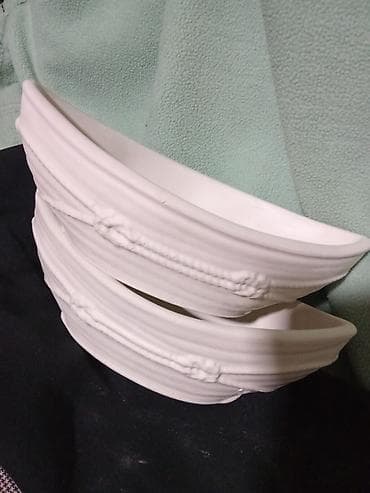 Dekorativne saksije i žardinjere – beli keramički/gipsani kalupi na lalafo.rs — 2 Dekorativne saksije i žardinjere – beli keramički/gipsani kalupi — 2