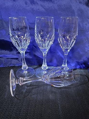 Case kristal,led kristal za vino iz 80ih.god. Case kristal na lalafo.rs Case kristal,led kristal za vino iz 80ih.god. Case kristal