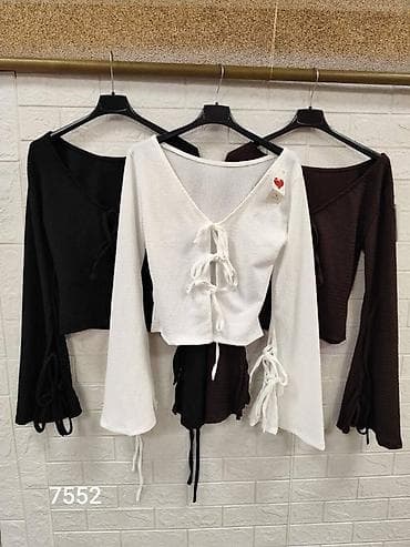 Bluzice 2000 din na lalafo.rs — 3 Bluzice 2000 din — 3