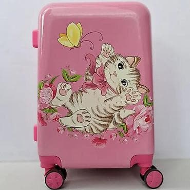 Dečji kofer na točkiće – pink, sa motivom mace i leptira - Tvrda ABS na lalafo.rs Dečji kofer na točkiće – pink, sa motivom mace i leptira - Tvrda ABS