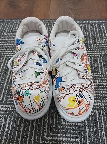 Patike sa anatomskim uloškom, br. 34 na lalafo.rs — 3 Patike sa anatomskim uloškom, br. 34 — 3