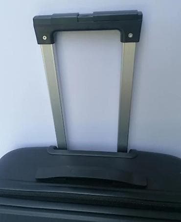 Travel suitcases and bags: Tvrdi kofer na točkiće – ručni kabinski format - Materijal: čvrsta at lalafo.rs — 8 Travel suitcases and bags: Tvrdi kofer na točkiće – ručni kabinski format - Materijal: čvrsta — 8