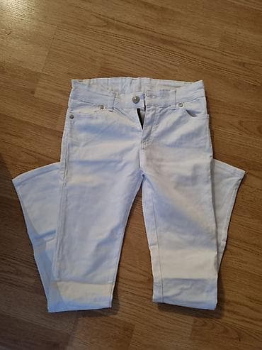 Bele ženske farmerke ravnog kroja, idealne za svakodnevno nošenje at lalafo.rs Bele ženske farmerke ravnog kroja, idealne za svakodnevno nošenje