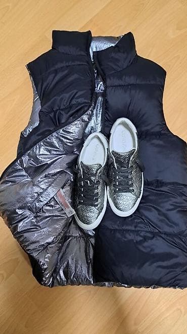 Original Calvin Klein patike broj 36 i prsluk sa 2 lica koji savršeno na lalafo.rs — 3 Original Calvin Klein patike broj 36 i prsluk sa 2 lica koji savršeno — 3