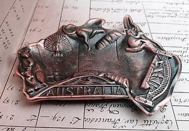 Dva Kaminska vintage sata AUSTRALIJA i Pepeljara AUSTRALIJA. Cene su na lalafo.rs — 10 Dva Kaminska vintage sata AUSTRALIJA i Pepeljara AUSTRALIJA. Cene su — 10