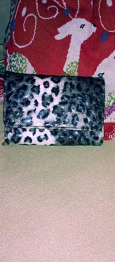 Ženski novčanik sa leopard printom - Materijal: sjajna veštačka koža at lalafo.rs — 2 Ženski novčanik sa leopard printom - Materijal: sjajna veštačka koža — 2