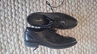 Muške cipele u crnoj boji, sa pertlama za vezivanje. Samo su jednom na lalafo.rs — 2 Muške cipele u crnoj boji, sa pertlama za vezivanje. Samo su jednom — 2