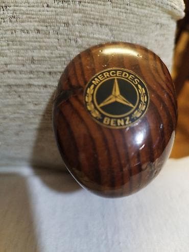 cepaci za drva: Drvena ručica menjača – Mercedes-Benz - Klasični dizajn od tamnog na lalafo.rs — 2 cepaci za drva: Drvena ručica menjača – Mercedes-Benz - Klasični dizajn od tamnog — 2