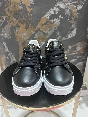 Wedding Clothes & Accessories: Predobre patike
Vel 36 do 40
Cena 4500 din at lalafo.rs — 6 Wedding Clothes & Accessories: Predobre patike
Vel 36 do 40
Cena 4500 din — 6