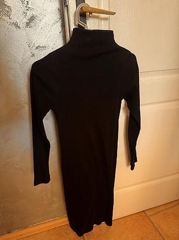 Crna rolka haljina
odgovara S velicini na lalafo.rs Crna rolka haljina
odgovara S velicini