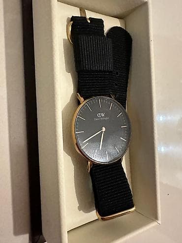 Daniel Wellington unisex sat + original kutija ### **Specifikacije:** na lalafo.rs — 2 Daniel Wellington unisex sat + original kutija ### **Specifikacije:** — 2