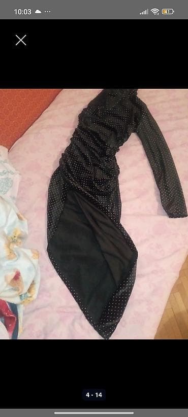 Other: Elegantna večernja haljina od pliša sa sjajnim tačkicama. - at lalafo.rs — 4 Other: Elegantna večernja haljina od pliša sa sjajnim tačkicama. - — 4