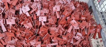 Heftalice: Žabice za šalovanje drvenih oplata - klin 7mm - ploca i uška 5mm na lalafo.rs — 1 Heftalice: Žabice za šalovanje drvenih oplata - klin 7mm - ploca i uška 5mm — 1