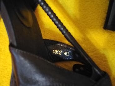 Laura Biagiotti ORIGINAL kožne italijanske salonke NOVE u kutiji! na lalafo.rs — 8 Laura Biagiotti ORIGINAL kožne italijanske salonke NOVE u kutiji! — 8