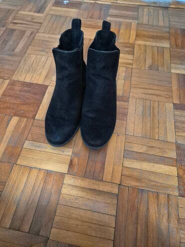 Gležnjače, 38 na lalafo.rs Gležnjače, 38