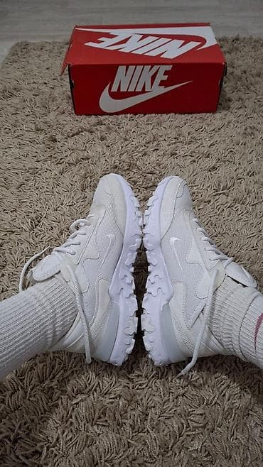 Nike ženske patike – model React Revision (EU 38 / CM 24) - Boja na lalafo.rs — 1 Nike ženske patike – model React Revision (EU 38 / CM 24) - Boja — 1