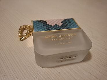 Marc Jacobs Decadence – Eau So Decadent, 30 ml (1.0 FL.OZ) - Toaletna na lalafo.rs — 4 Marc Jacobs Decadence – Eau So Decadent, 30 ml (1.0 FL.OZ) - Toaletna — 4