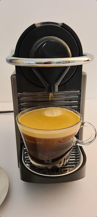 ★ Prodajem Nespresso Nestle aparat za kafu Type C61 Made in na lalafo.rs — 4 ★ Prodajem Nespresso Nestle aparat za kafu Type C61 Made in — 4