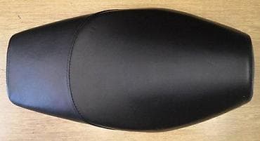 Moto sedište – crno, univerzalnog tipa - Oblik: usko napred, šire ka at lalafo.rs Moto sedište – crno, univerzalnog tipa - Oblik: usko napred, šire ka