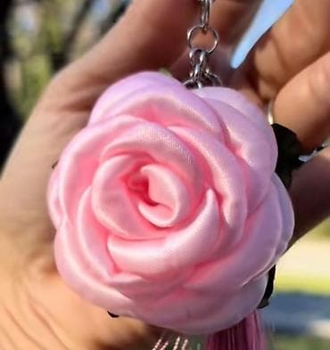 Privjesci za ključeve u obliku cveta - Dekorativni privjesci sa na lalafo.rs — 4 Privjesci za ključeve u obliku cveta - Dekorativni privjesci sa — 4